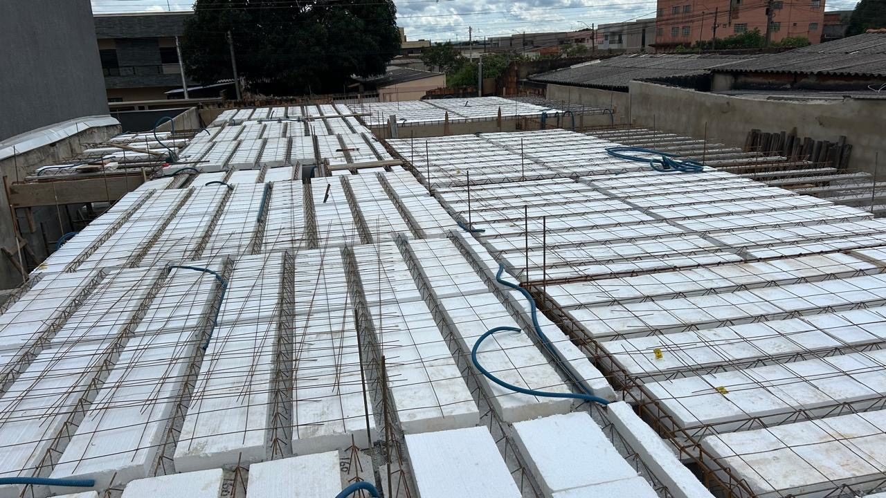 Laje com EPS e armação — JVA Construtora e Incorporadora
